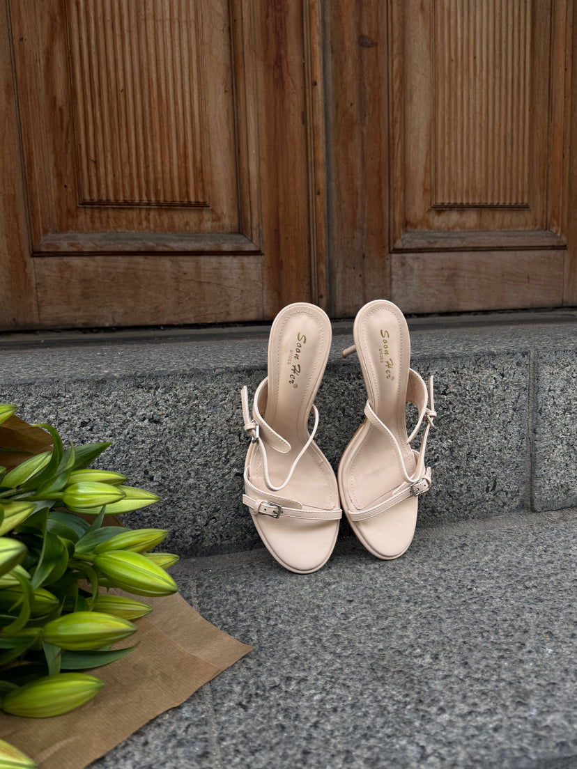 Eva Buckle Heel - Beige