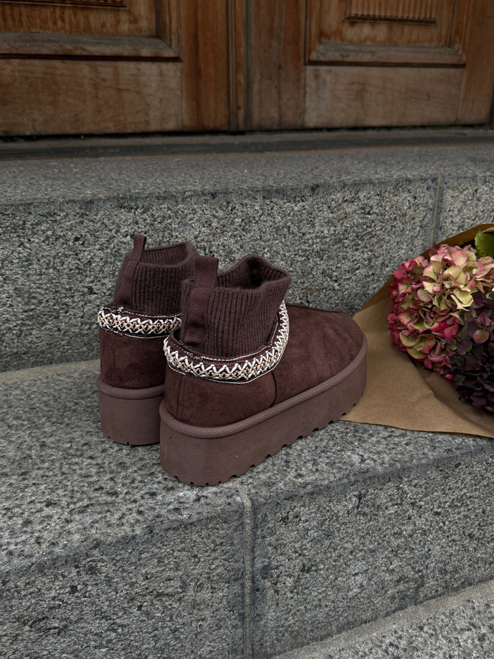 Melina Teddy Boots - Dark Brown