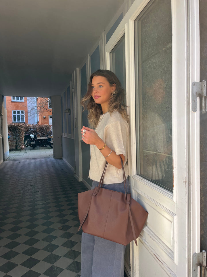 Andrea Strap Bag - Dark Brown
