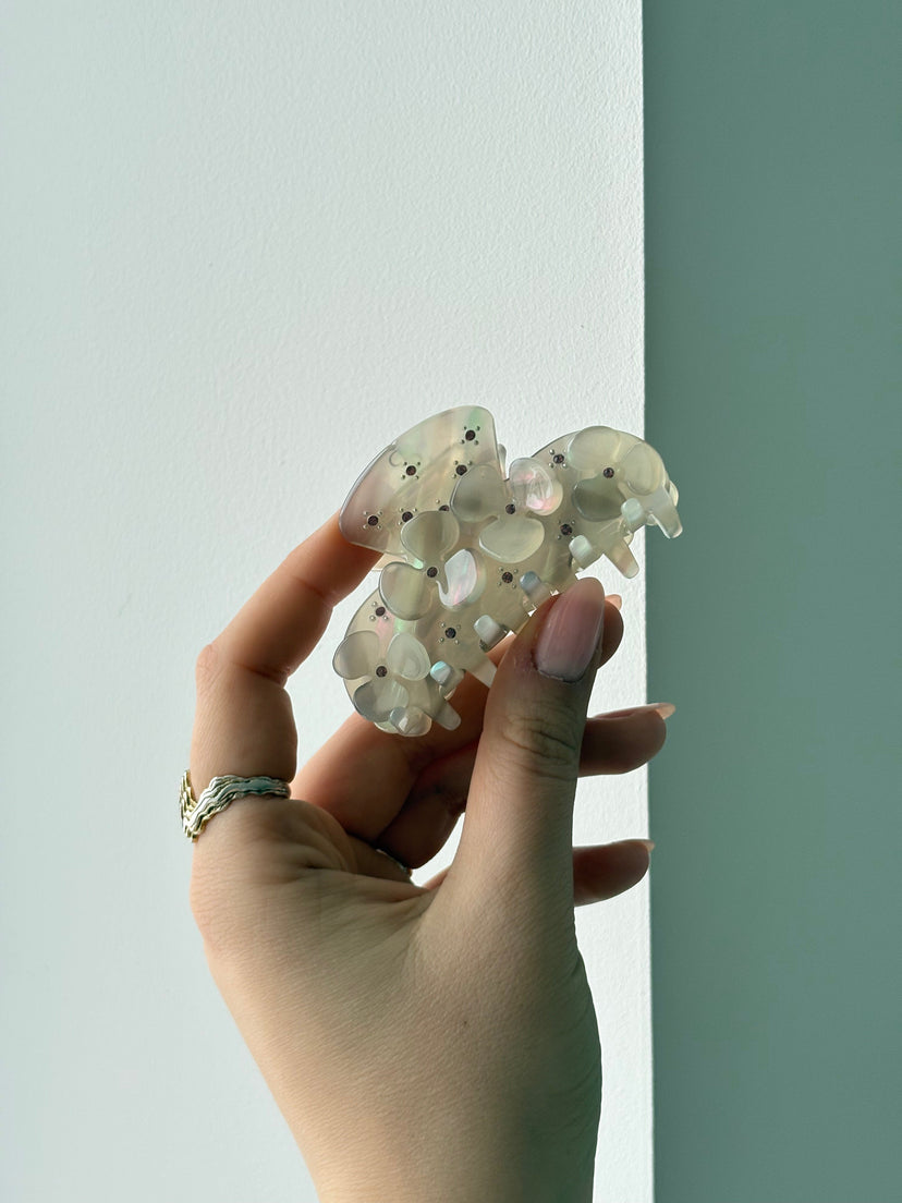 Ellen Flower Hairclip - Beige