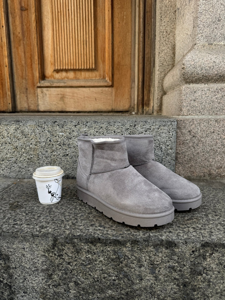 Daisy Teddy Boots - Grey